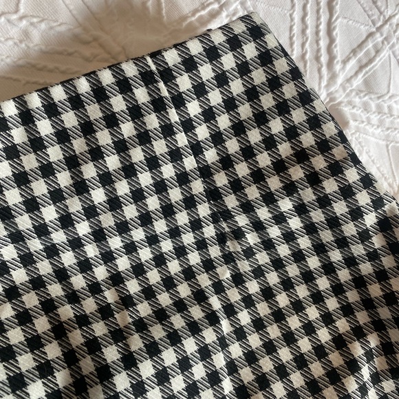 Dynamite Checkered Skirt - Picture 3 of 5